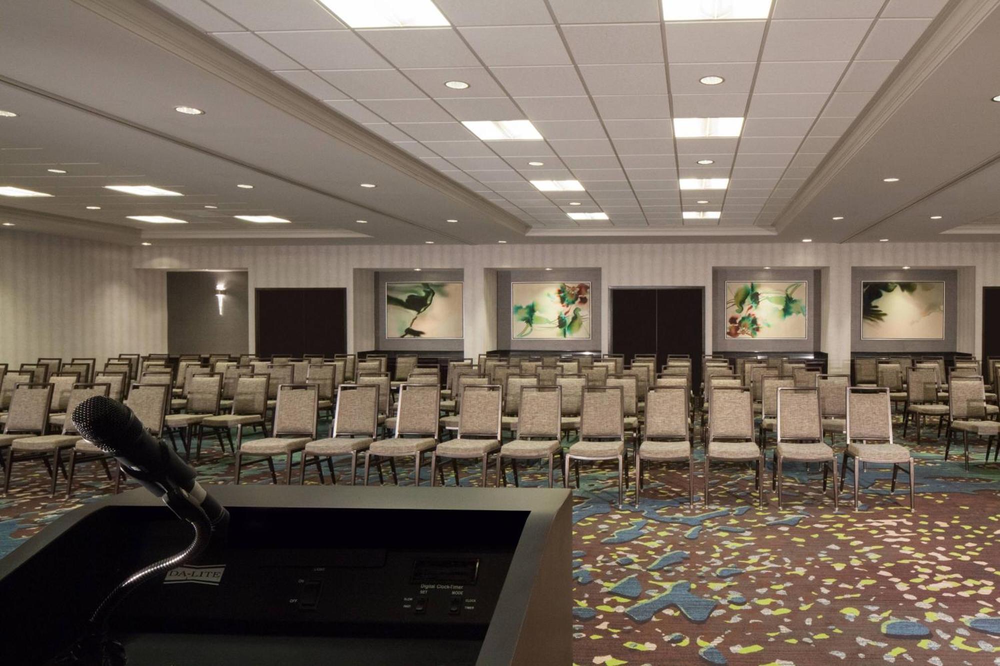 Dallas Marriott Suites Medical/Market Center Екстериор снимка