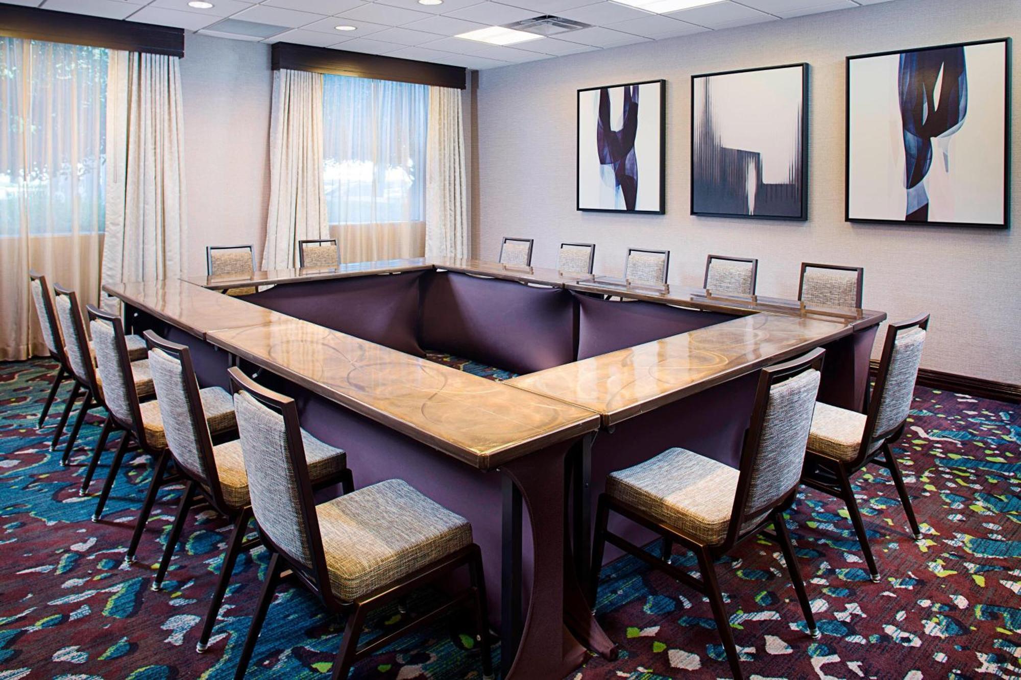 Dallas Marriott Suites Medical/Market Center Екстериор снимка
