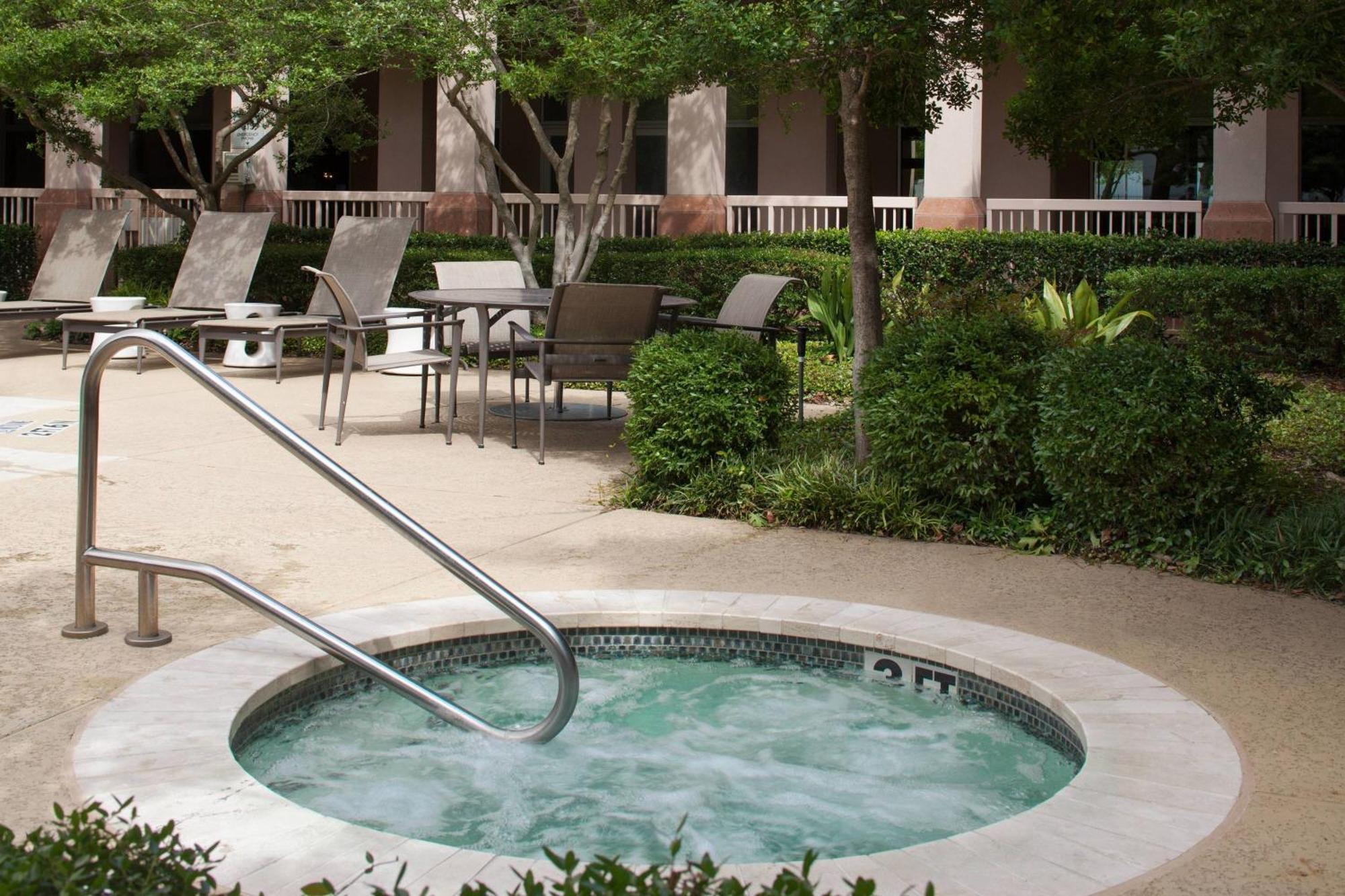 Dallas Marriott Suites Medical/Market Center Екстериор снимка