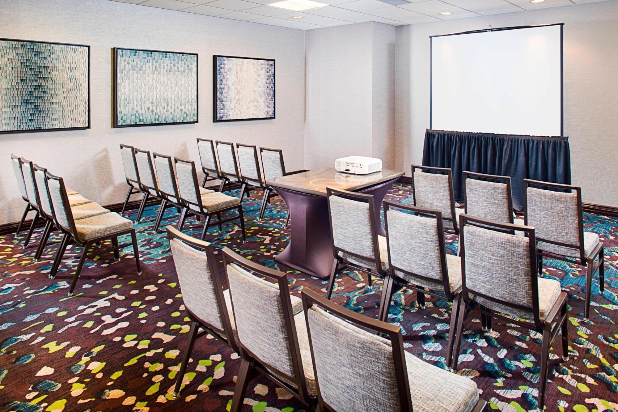 Dallas Marriott Suites Medical/Market Center Екстериор снимка