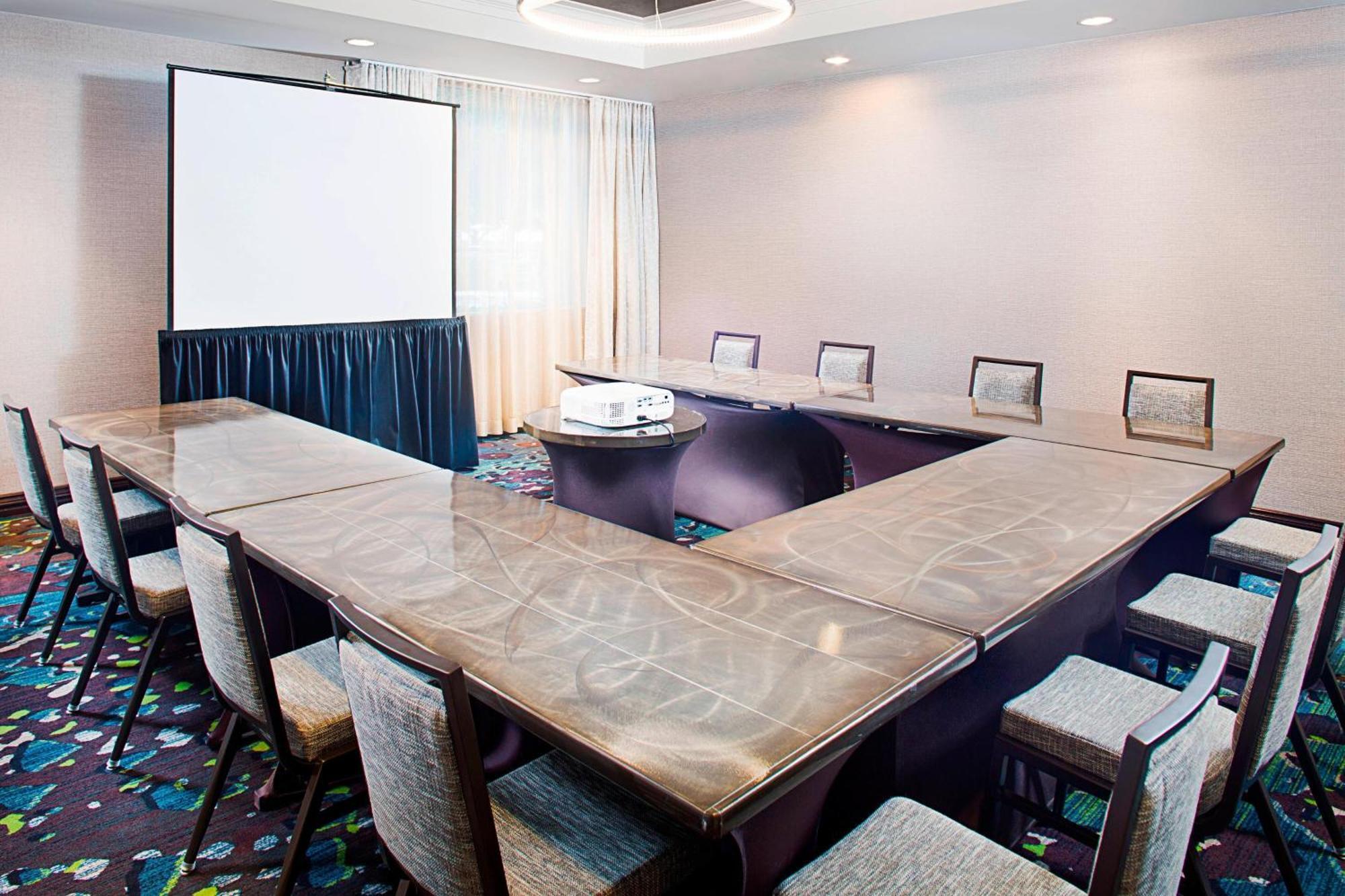 Dallas Marriott Suites Medical/Market Center Екстериор снимка