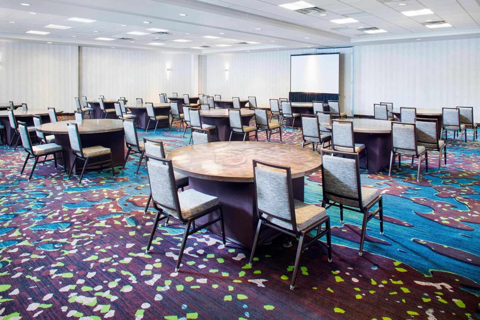 Dallas Marriott Suites Medical/Market Center Екстериор снимка