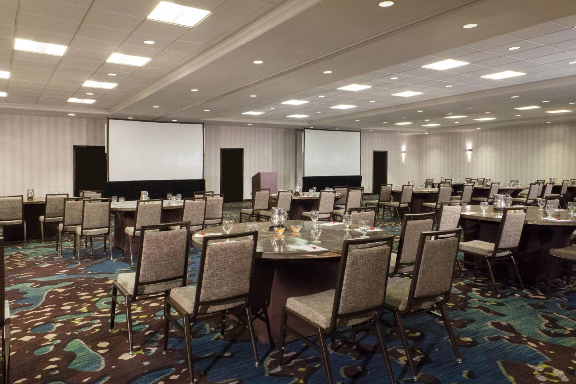 Dallas Marriott Suites Medical/Market Center Екстериор снимка