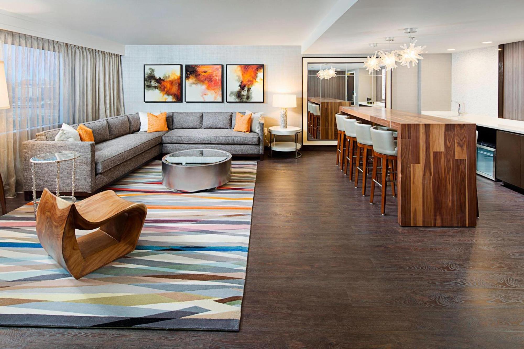 Dallas Marriott Suites Medical/Market Center Екстериор снимка